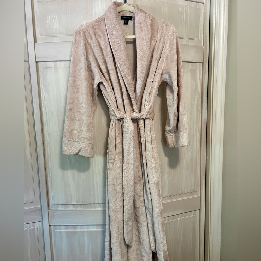 Cozy Jones New York Women's Cream Plush Robe
